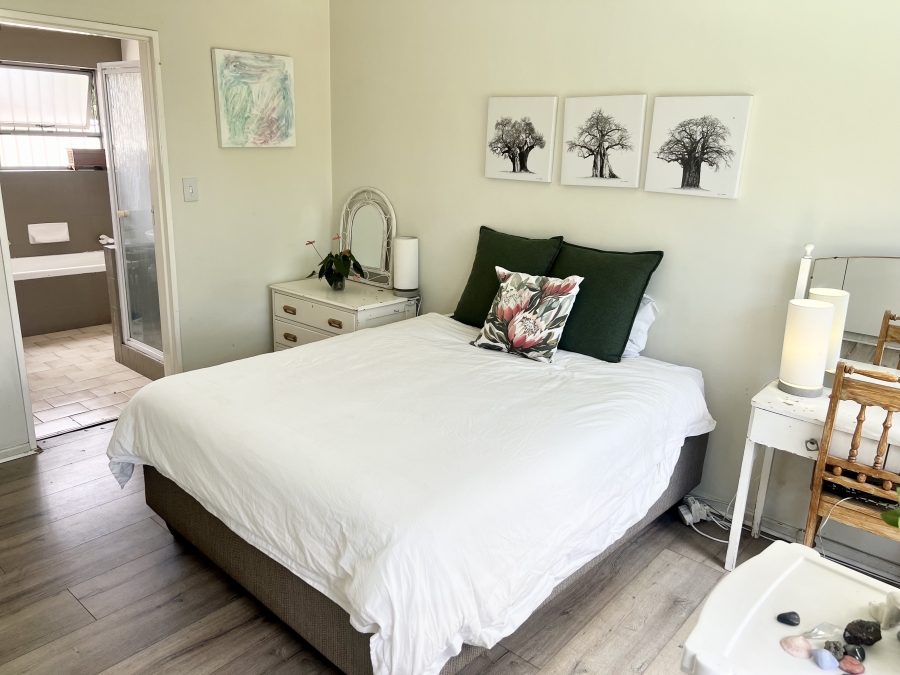 4 Bedroom Property for Sale in Plattekloof Glen Western Cape